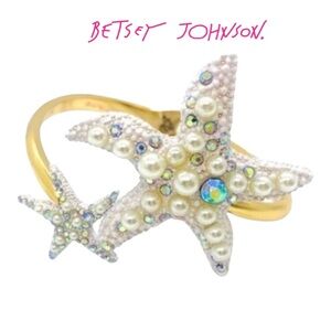 BETSEY JOHNSON HINGED STARFISH BANGLE NWT